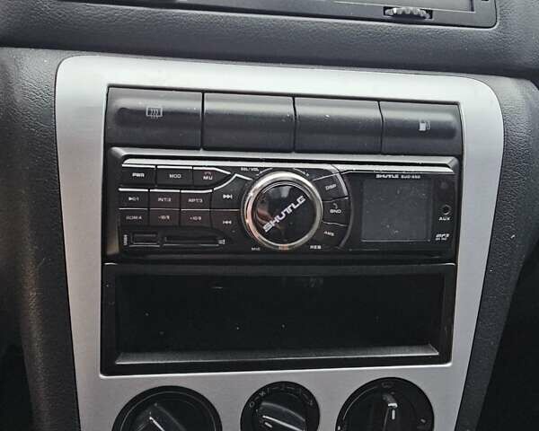 Черный Шкода Октавия, объемом двигателя 1.6 л и пробегом 210 тыс. км за 2350 $, фото 17 на Automoto.ua