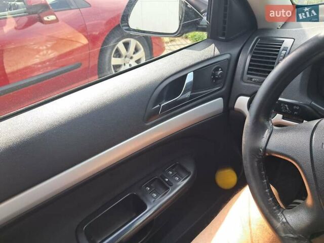 Шкода Октавия 2008 в Хусте на Automoto.ua Черный Шкода Октавия, объемом двигателя 1.6 л и пробегом 205 тыс. км за 5700 $, фото 19 на Automoto.ua