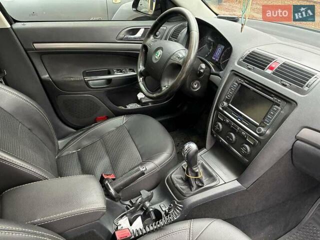 Черный Шкода Октавия, объемом двигателя 1.98 л и пробегом 337 тыс. км за 6500 $, фото 12 на Automoto.ua