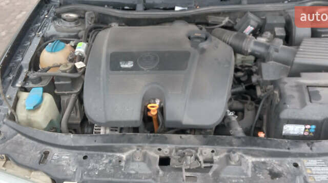 Черный Шкода Октавия, объемом двигателя 1.6 л и пробегом 250 тыс. км за 5700 $, фото 9 на Automoto.ua