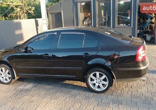 Черный Шкода Октавия, объемом двигателя 1.6 л и пробегом 285 тыс. км за 5700 $, фото 7 на Automoto.ua