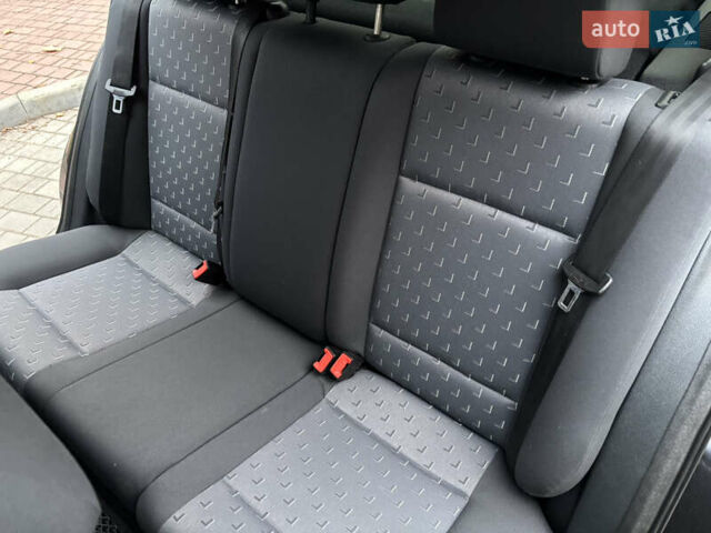 Чорний Шкода Октавія, об'ємом двигуна 1.6 л та пробігом 240 тис. км за 5650 $, фото 13 на Automoto.ua