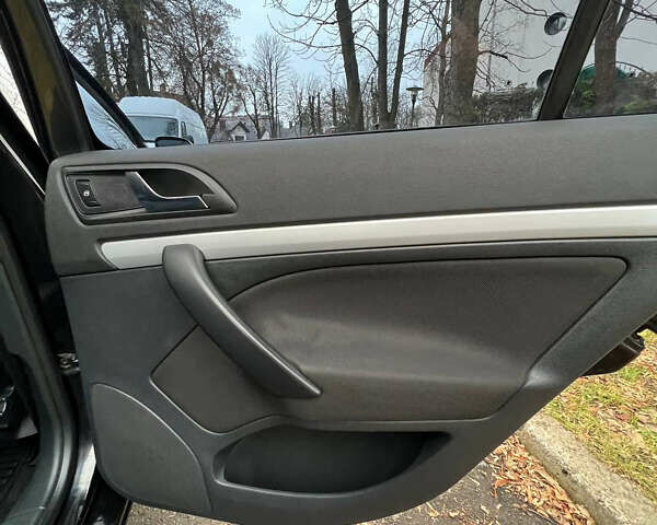 Черный Шкода Октавия, объемом двигателя 1.6 л и пробегом 211 тыс. км за 6800 $, фото 19 на Automoto.ua
