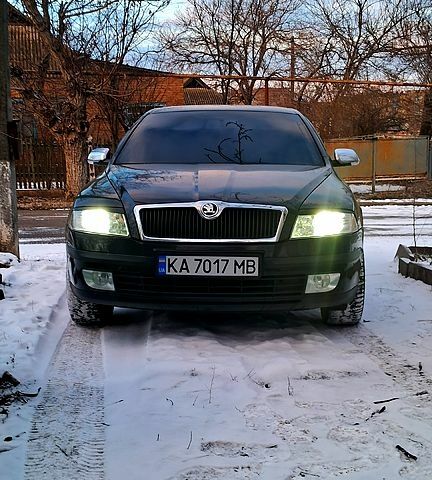 Черный Шкода Октавия, объемом двигателя 1.6 л и пробегом 290 тыс. км за 6350 $, фото 4 на Automoto.ua