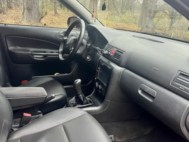 Черный Шкода Октавия, объемом двигателя 1.6 л и пробегом 286 тыс. км за 5500 $, фото 8 на Automoto.ua