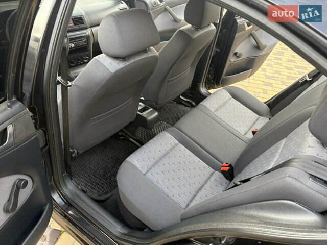 Чорний Шкода Октавія, об'ємом двигуна 1.6 л та пробігом 241 тис. км за 5700 $, фото 31 на Automoto.ua