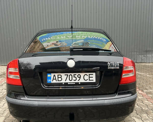 Черный Шкода Октавия, объемом двигателя 1.6 л и пробегом 301 тыс. км за 5600 $, фото 5 на Automoto.ua