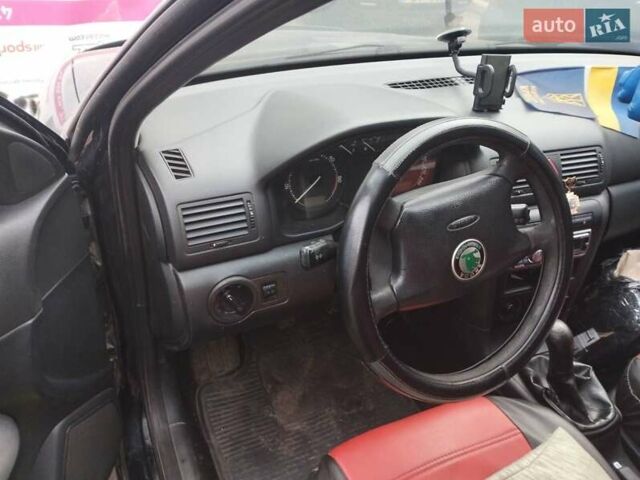 Черный Шкода Октавия, объемом двигателя 1.9 л и пробегом 280 тыс. км за 6800 $, фото 1 на Automoto.ua