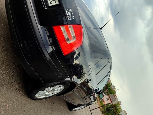 Чорний Шкода Октавія, об'ємом двигуна 1.6 л та пробігом 240 тис. км за 5500 $, фото 1 на Automoto.ua