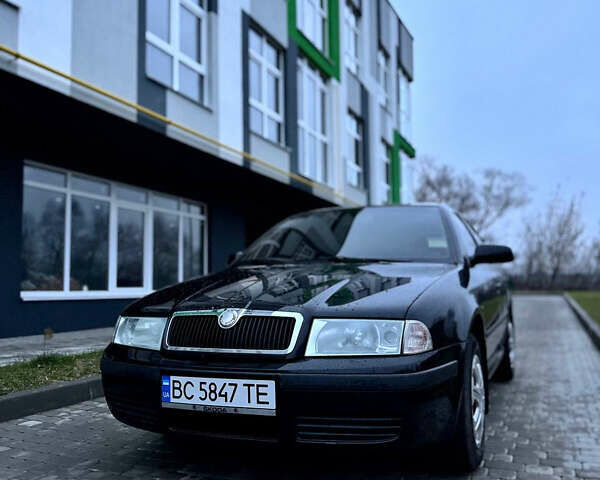 Черный Шкода Октавия, объемом двигателя 1.6 л и пробегом 245 тыс. км за 5400 $, фото 3 на Automoto.ua
