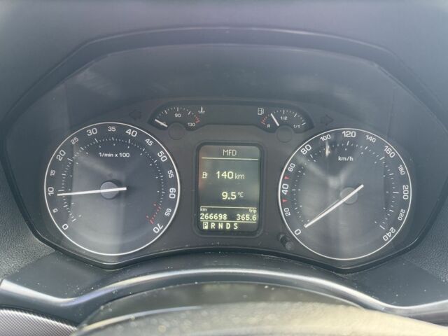 Черный Шкода Октавия, объемом двигателя 2 л и пробегом 266 тыс. км за 5900 $, фото 7 на Automoto.ua