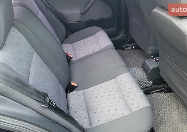 Черный Шкода Октавия, объемом двигателя 1.6 л и пробегом 230 тыс. км за 4800 $, фото 16 на Automoto.ua