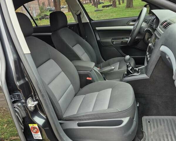 Чорний Шкода Октавія, об'ємом двигуна 1.6 л та пробігом 195 тис. км за 6600 $, фото 10 на Automoto.ua