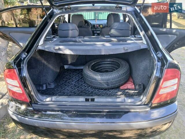 Черный Шкода Октавия, объемом двигателя 1.6 л и пробегом 183 тыс. км за 6000 $, фото 6 на Automoto.ua