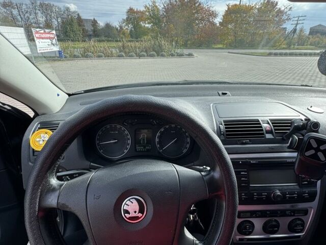 Черный Шкода Октавия, объемом двигателя 2 л и пробегом 266 тыс. км за 5900 $, фото 12 на Automoto.ua