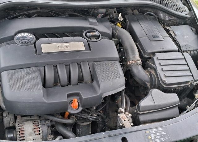 Черный Шкода Октавия, объемом двигателя 1.6 л и пробегом 290 тыс. км за 6350 $, фото 7 на Automoto.ua