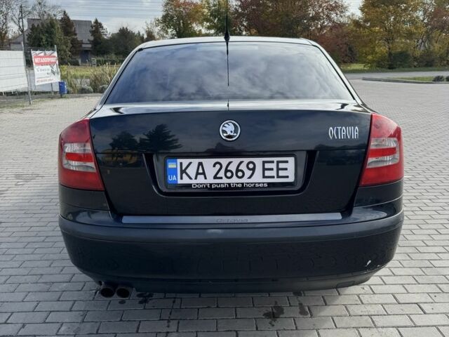 Черный Шкода Октавия, объемом двигателя 2 л и пробегом 266 тыс. км за 5900 $, фото 2 на Automoto.ua
