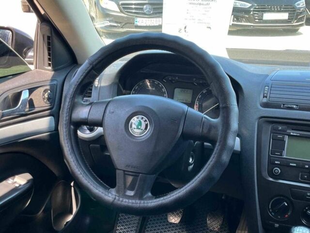 Черный Шкода Октавия, объемом двигателя 1.8 л и пробегом 345 тыс. км за 4740 $, фото 20 на Automoto.ua