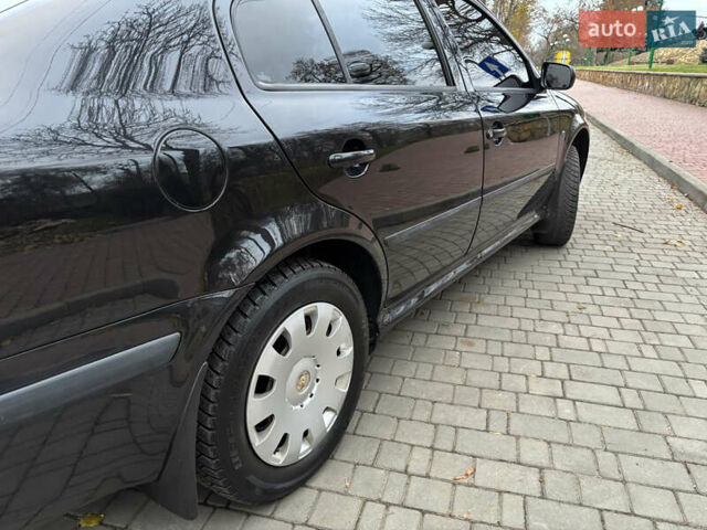 Чорний Шкода Октавія, об'ємом двигуна 1.6 л та пробігом 240 тис. км за 5650 $, фото 4 на Automoto.ua