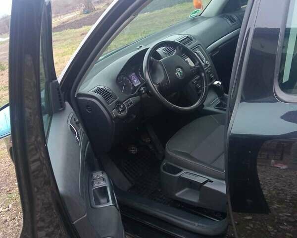 Черный Шкода Октавия, объемом двигателя 1.9 л и пробегом 219 тыс. км за 6500 $, фото 11 на Automoto.ua