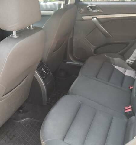 Черный Шкода Октавия, объемом двигателя 2 л и пробегом 250 тыс. км за 6600 $, фото 2 на Automoto.ua