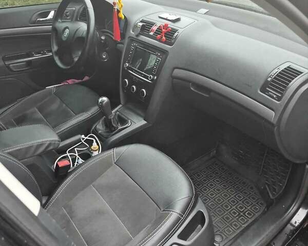 Черный Шкода Октавия, объемом двигателя 1.6 л и пробегом 315 тыс. км за 6300 $, фото 10 на Automoto.ua