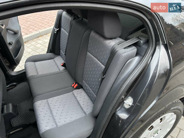 Чорний Шкода Октавія, об'ємом двигуна 1.6 л та пробігом 240 тис. км за 5650 $, фото 14 на Automoto.ua