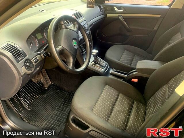 Чорний Шкода Октавія, об'ємом двигуна 2 л та пробігом 220 тис. км за 6999 $, фото 5 на Automoto.ua