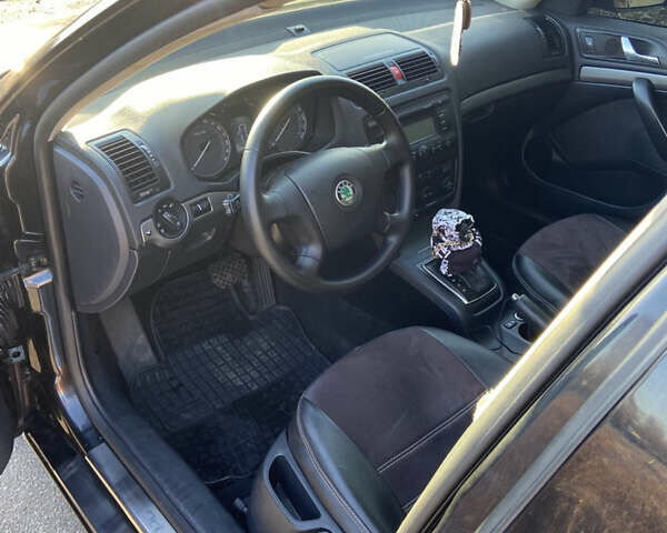 Чорний Шкода Октавія, об'ємом двигуна 1.98 л та пробігом 241 тис. км за 7500 $, фото 3 на Automoto.ua