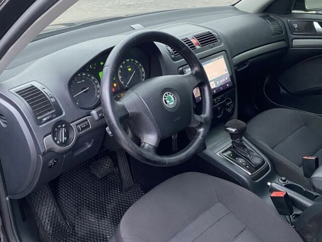 Черный Шкода Октавия, объемом двигателя 2 л и пробегом 192 тыс. км за 6500 $, фото 8 на Automoto.ua