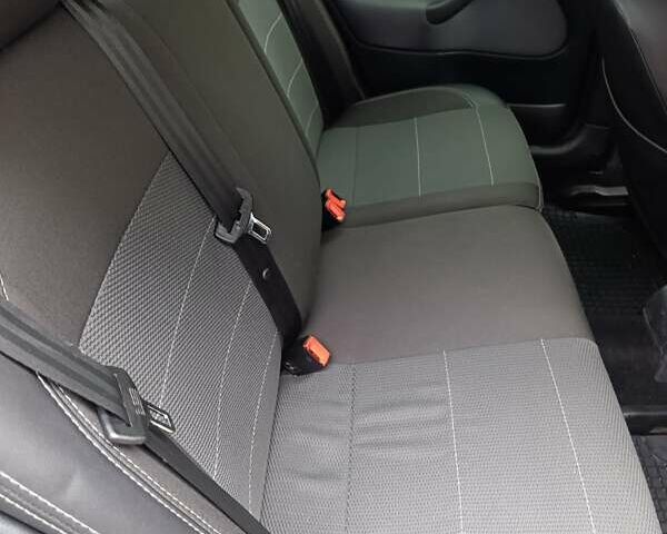 Черный Шкода Октавия, объемом двигателя 1.6 л и пробегом 243 тыс. км за 6000 $, фото 7 на Automoto.ua