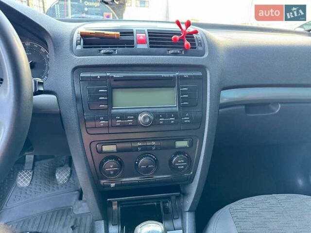 Чорний Шкода Октавія, об'ємом двигуна 1.6 л та пробігом 265 тис. км за 4999 $, фото 45 на Automoto.ua