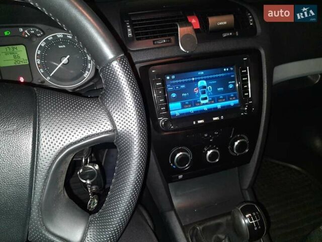 Чорний Шкода Октавія, об'ємом двигуна 1.6 л та пробігом 235 тис. км за 6350 $, фото 12 на Automoto.ua