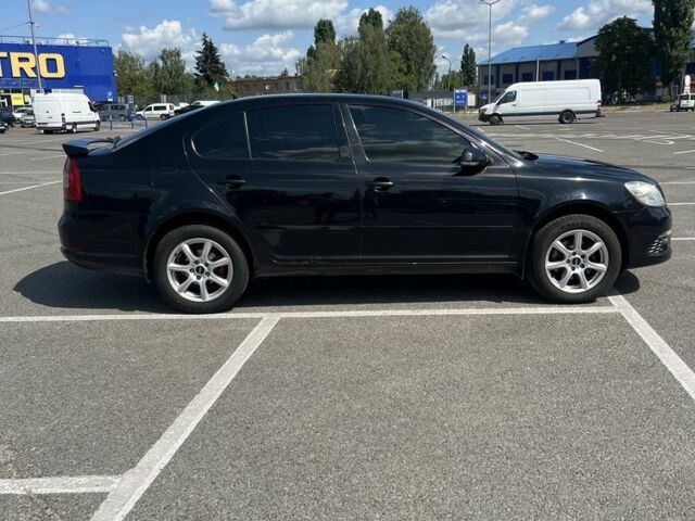 Чорний Шкода Октавія, об'ємом двигуна 2 л та пробігом 340 тис. км за 5100 $, фото 1 на Automoto.ua