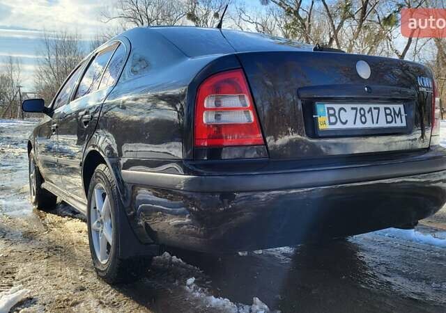 Черный Шкода Октавия, объемом двигателя 1.6 л и пробегом 230 тыс. км за 4800 $, фото 12 на Automoto.ua