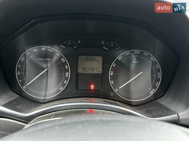 Черный Шкода Октавия, объемом двигателя 2 л и пробегом 263 тыс. км за 5700 $, фото 15 на Automoto.ua