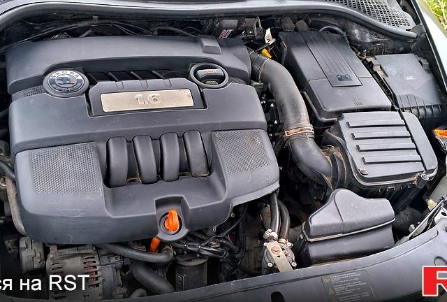 Черный Шкода Октавия, объемом двигателя 1.6 л и пробегом 290 тыс. км за 6350 $, фото 5 на Automoto.ua