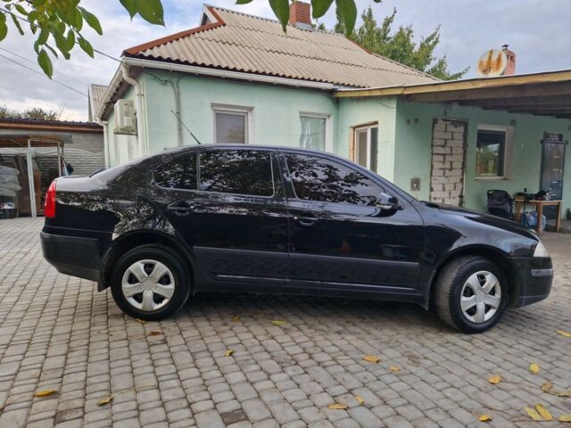 Черный Шкода Октавия, объемом двигателя 1.6 л и пробегом 213 тыс. км за 5800 $, фото 5 на Automoto.ua