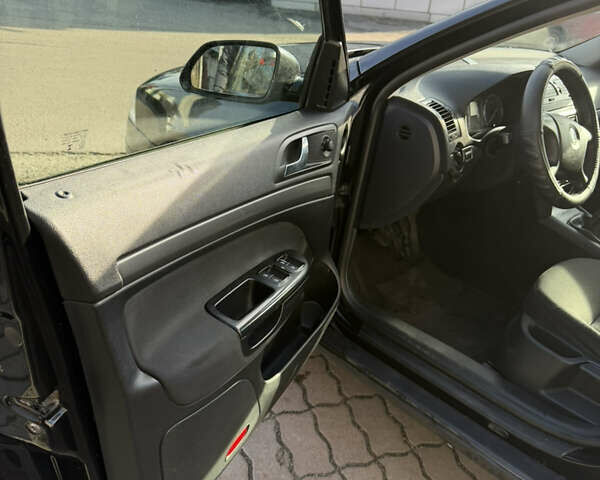 Чорний Шкода Октавія, об'ємом двигуна 1.98 л та пробігом 245 тис. км за 4200 $, фото 13 на Automoto.ua