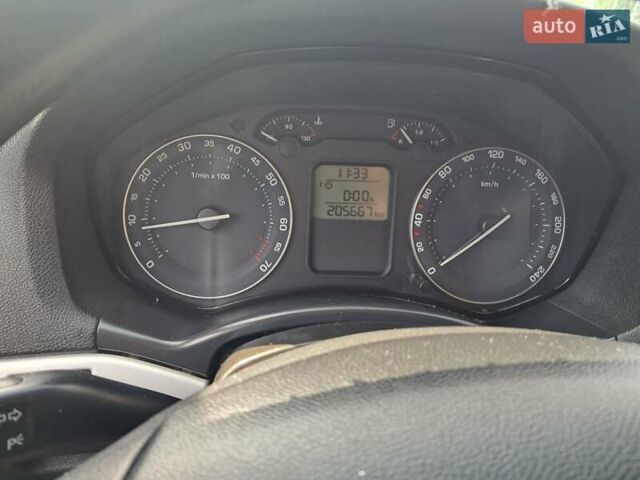 Шкода Октавия 2008 в Хусте на Automoto.ua Черный Шкода Октавия, объемом двигателя 1.6 л и пробегом 205 тыс. км за 5700 $, фото 18 на Automoto.ua