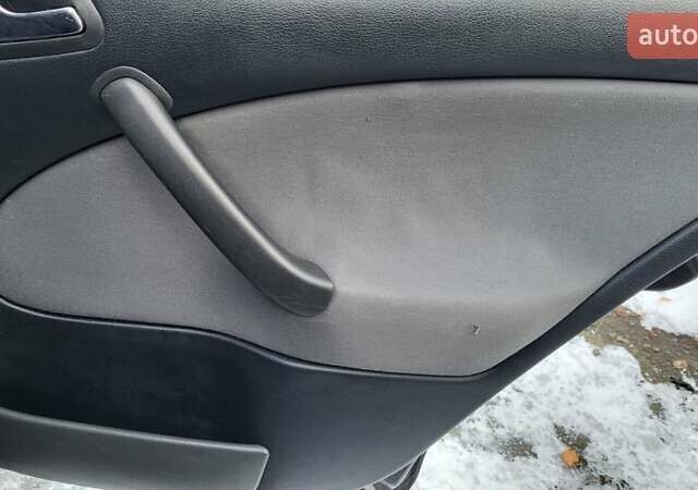 Черный Шкода Октавия, объемом двигателя 1.6 л и пробегом 230 тыс. км за 4800 $, фото 15 на Automoto.ua