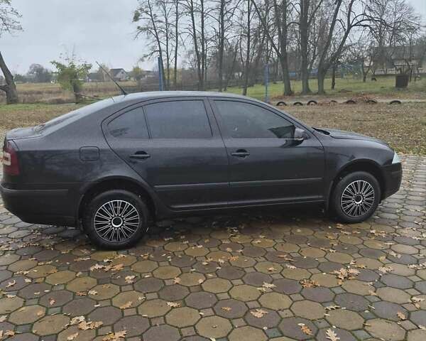 Черный Шкода Октавия, объемом двигателя 1.6 л и пробегом 315 тыс. км за 6300 $, фото 12 на Automoto.ua