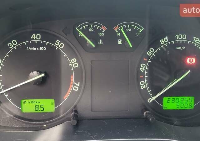 Черный Шкода Октавия, объемом двигателя 1.6 л и пробегом 230 тыс. км за 4800 $, фото 24 на Automoto.ua