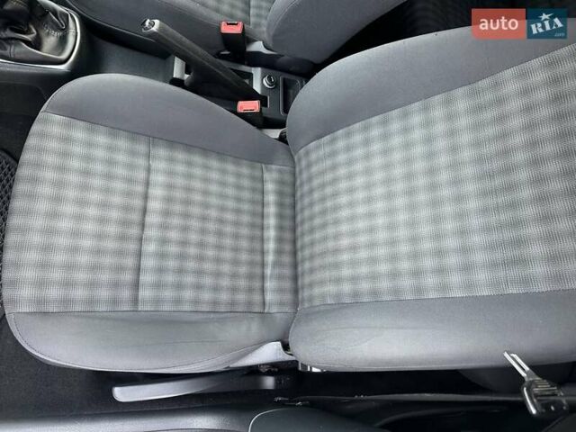 Черный Шкода Октавия, объемом двигателя 1.6 л и пробегом 215 тыс. км за 4950 $, фото 6 на Automoto.ua