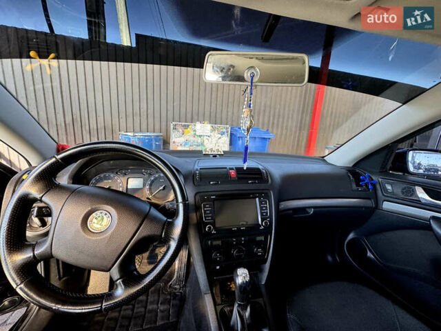 Черный Шкода Октавия, объемом двигателя 2 л и пробегом 303 тыс. км за 6600 $, фото 9 на Automoto.ua