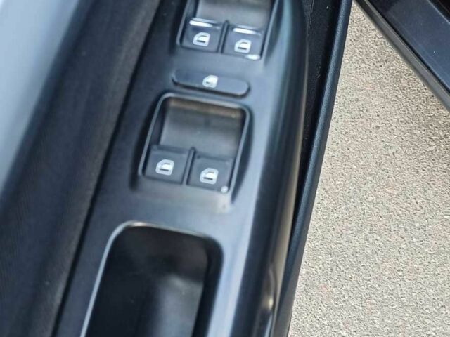 Шкода Октавия 2008 в Хмельницком на Automoto.ua Черный Шкода Октавия, объемом двигателя 1.6 л и пробегом 408 тыс. км за 3900 $, фото 9 на Automoto.ua