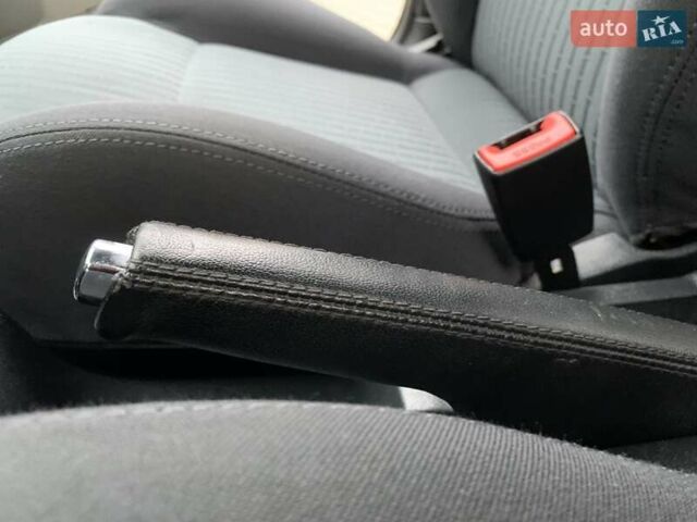 Черный Шкода Октавия, объемом двигателя 1.6 л и пробегом 151 тыс. км за 6100 $, фото 46 на Automoto.ua