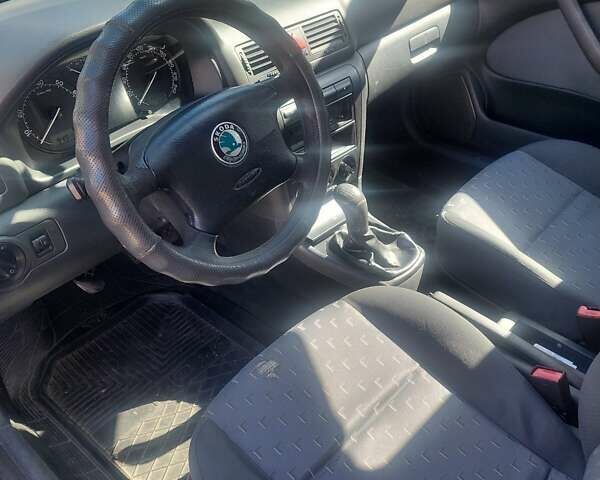 Чорний Шкода Октавія, об'ємом двигуна 1.6 л та пробігом 330 тис. км за 4600 $, фото 2 на Automoto.ua