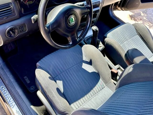 Чорний Шкода Октавія, об'ємом двигуна 1.8 л та пробігом 170 тис. км за 7400 $, фото 4 на Automoto.ua