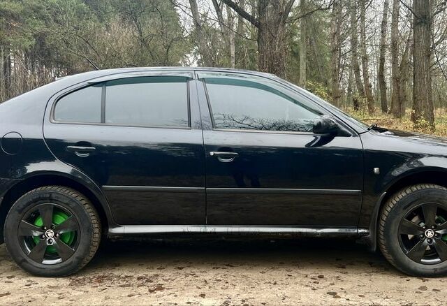 Черный Шкода Октавия, объемом двигателя 1.6 л и пробегом 286 тыс. км за 5500 $, фото 6 на Automoto.ua